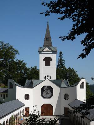 Kostel Maria Hilf, Zlaté Hory